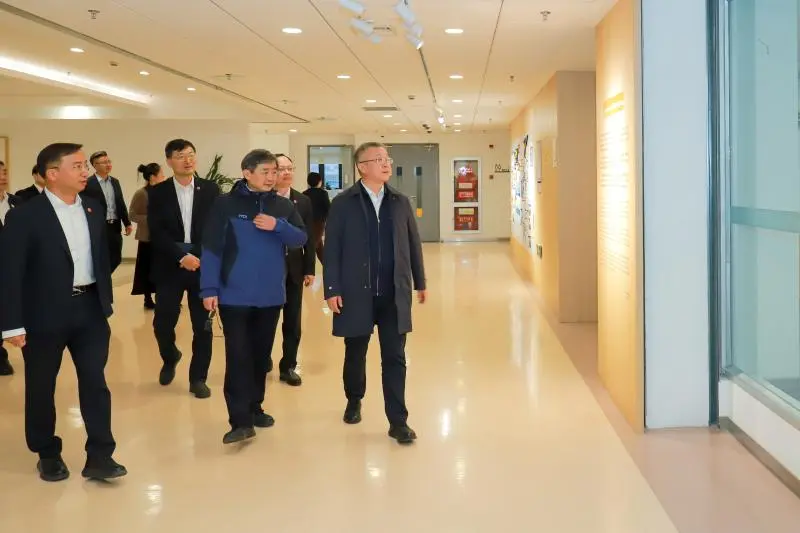 教育部党组成员、副部长任友群调研上海交通大学-图6 教育部党组成员、副部长任友群调研上海交通大学-图6